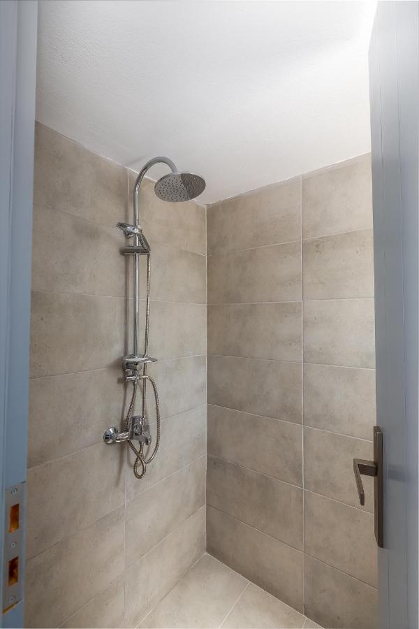 Divino Suites (Adults Only) Тира Экстерьер фото